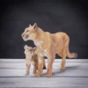 Figurines de puma et de son petit en résine à l'échelle 1/24, non peintes, détails réalistes, parfaites pour les collections et la décoration.