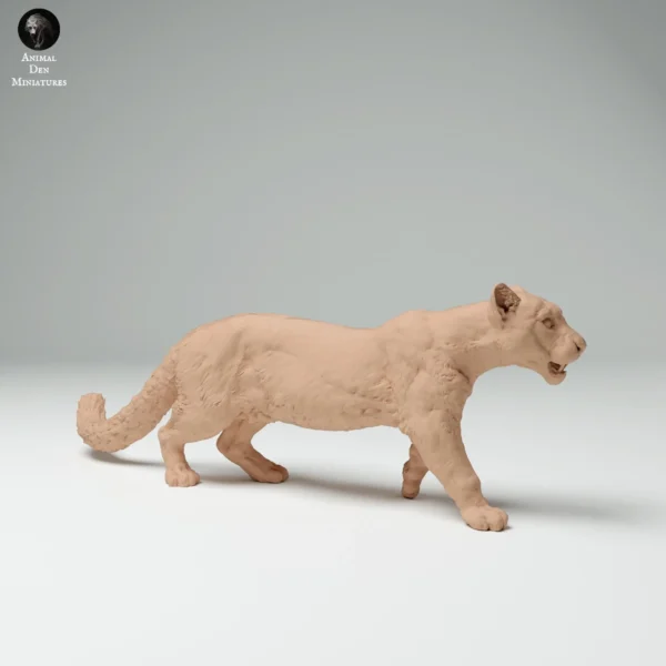 Figurine de Panthère Nébuleuse à l'échelle 1/24, à peindre, idéale pour dioramas.