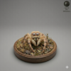 Figurine d’araignée sauteuse réaliste sur diorama naturel avec feuilles et mousse (figurine vendue seule)