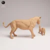 Gros plan sur les détails minutieux du pelage et de la musculature de la miniature animalière en résine 1/24, mettant en évidence la texture lisse et travaillée.