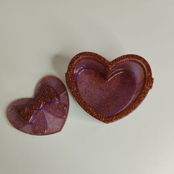 Coffret décoratif cœur violet et or – Résine époxy lisse et durable