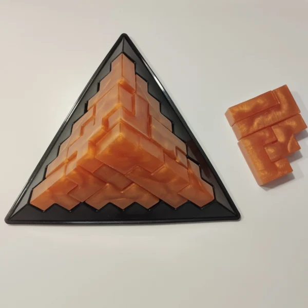 puzzle-pyramide-resine-epoxy-defi-intellectuel-deco-moderne-pamkycrea Puzzle pyramide 23 pièces en résine époxy, design stable et élégant, cadeau original