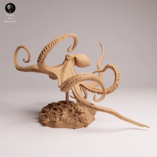 socle-corail-figurine-marine Vue détaillée du socle texturé imitant un récif de corail, servant de base naturelle à la créature marine.