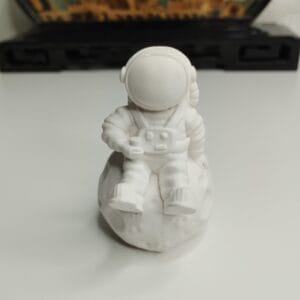 statuette astronaute lune résine acrylique décoration espace bureau