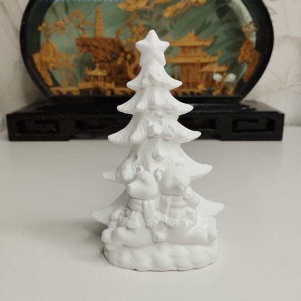 Décoration de Noël en résine, personnages en vêtements d'hiver et étoile au sommet