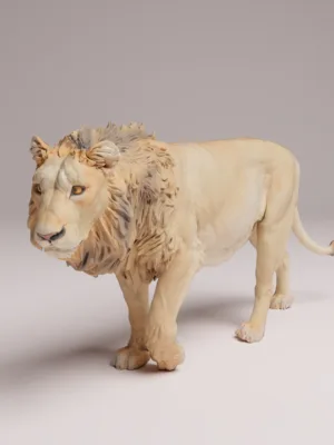 figurine-lion-asie-miniature-marche Un majestueux lion d'Asie miniature en résine capturé en pleine marche, prêt à être peint pour intégrer un diorama réaliste.