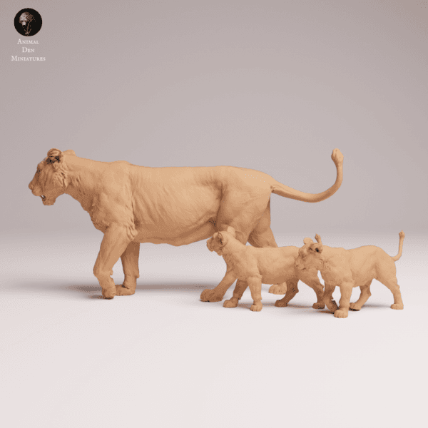 Lionne et lionceaux miniature 1/24 détails famille modélisme