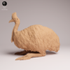Figurine en résine brute de couleur beige d'un casoar à casque couché de profil à l'échelle 1/24