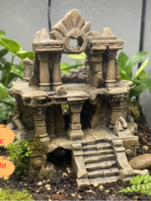 decoration-temple-ruines-terrarium Intégration naturelle de notre décoration temple en ruines pour terrarium au milieu d'une végétation tropicale luxuriante.