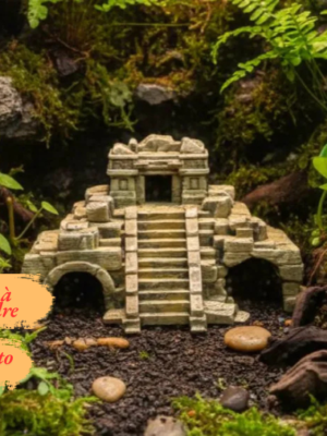 cachette-terrarium-temple-azteque Vue de face d'une cachette pour terrarium en forme de temple aztèque en PLA brut, montrant les escaliers centraux et les ouvertures en voûte.