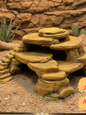 decor-roche-desertique-terrarium-peint Décor roche désertique terrarium à peindre, parfaitement intégré comme aménagement terrarium aride avec substrat sablonneux.