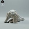 ours-polaire-frotte-pelage Gros plan sur la texture réaliste et sculptée de la fourrure de cet animal arctique en résine brute, idéale pour les techniques de brossage.